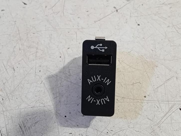 AUX POORT BMW X1 (F48) (01-2014/06-2022) (9266607), Auto-onderdelen, Overige Auto-onderdelen, BMW, Gebruikt
