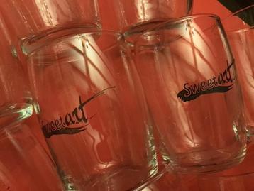 Sweetart glazen glaasjes beschikbaar voor biedingen