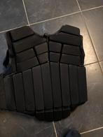 Beschermingsvest paardrijden, Ophalen, Rijden