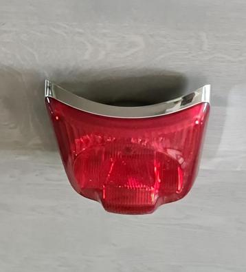 Origineel achterlicht Vespa GTS / GT / GTV chrome omlijsting