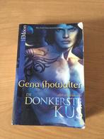 De donkerste kus - Gena Showalter, Ophalen of Verzenden, Gelezen