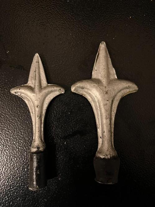 Sierlijke hekpinnen gietijzer 310 stuks, Antiek en Kunst, Curiosa en Brocante, Ophalen