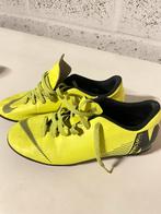 Nike voetbal schoenen maat 37,5, Ophalen, Zo goed als nieuw, Schoenen