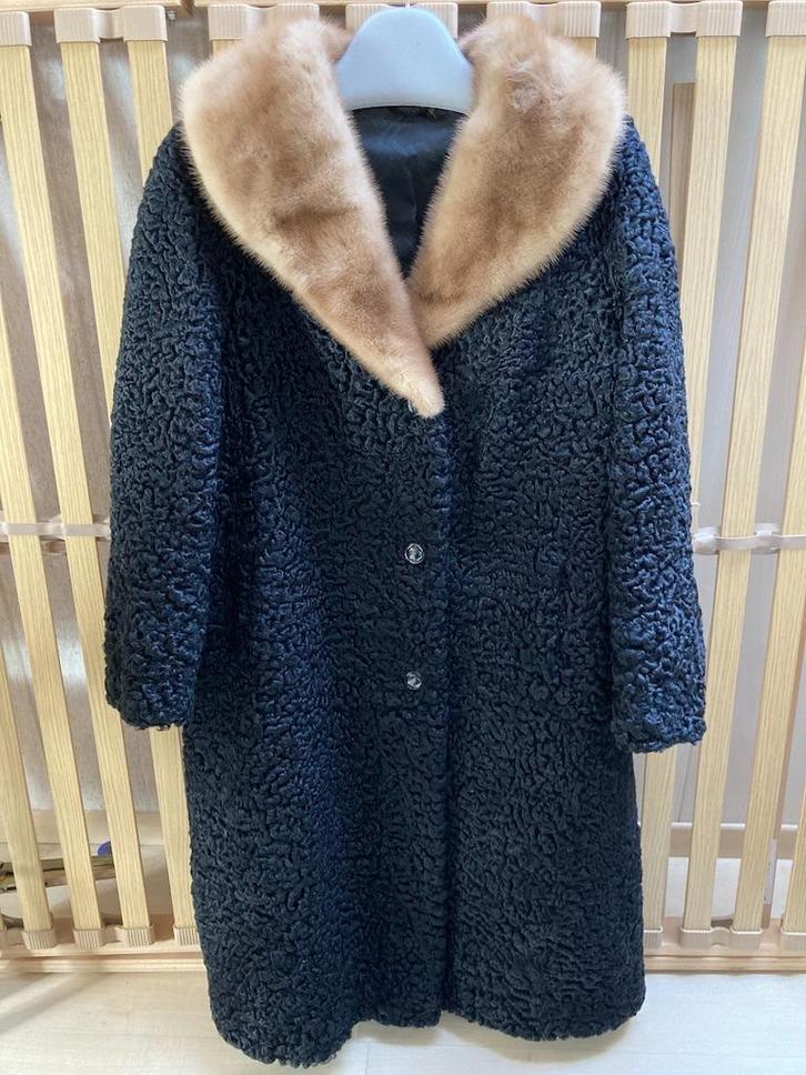bontmantel Astrakan ( Wierz vintage nieuw!), Kleding | Dames, Jassen | Winter, Nieuw, Maat 38/40 (M), Zwart, Ophalen of Verzenden