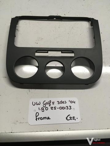 Vw Golf 5 1.9 D 3drs 2500133  Radioframe beschikbaar voor biedingen