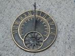 cadran solaire en bronze de sol , LE SOLEIL patiné brun ., Enlèvement ou Envoi, Neuf