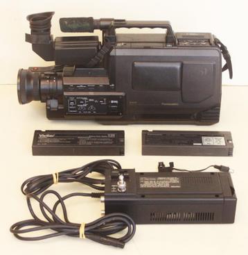 Panasonic NV-MS1 Super VHS Movie Camera / Met 2 Batterijen beschikbaar voor biedingen