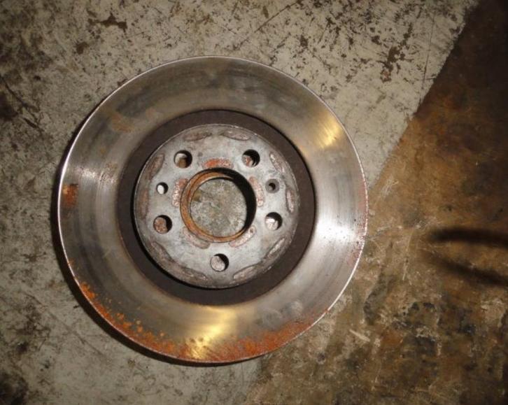 A vendre disque avant TDI 90-110CV, Auto-onderdelen, Remmen en Aandrijving, Volkswagen, Gebruikt, Ophalen