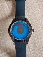 Nieuw. Unieke horloge. Band heeft beschadiging opgelopen., Ophalen of Verzenden, Zo goed als nieuw