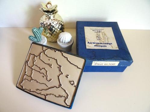 Aardrijkskundige stempel, vintage: kaart Spanje en Portugal, Diversen, Schoolbenodigdheden, Gebruikt, Ophalen of Verzenden