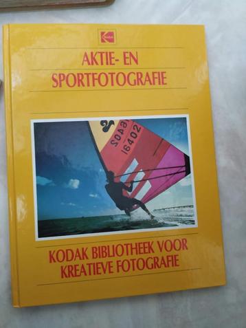 aktie en sportfotografie "nieuw boek " beschikbaar voor biedingen
