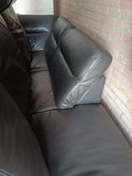 Lederen hoeksalon, Ophalen