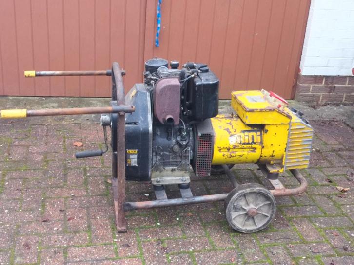 Groupe électrogène diesel qui aussi poste à souder, Bricolage & Construction, Moteurs, Enlèvement