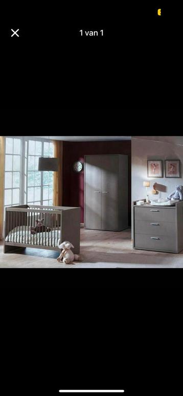 complete kinderkamer beschikbaar voor biedingen