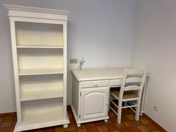 Bureau grenen wit  beschikbaar voor biedingen