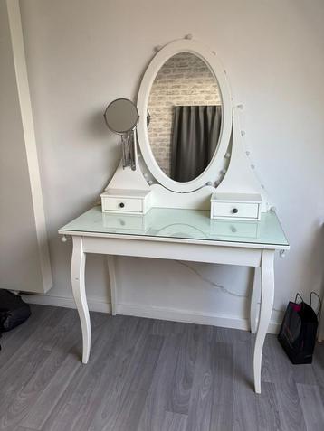 Make up tafel Ikea beschikbaar voor biedingen