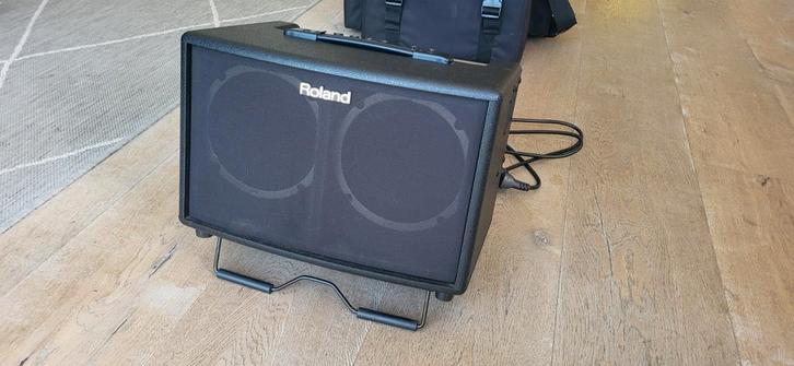 Roland AC 60 gitaar & zang versterker, Muziek en Instrumenten, Versterkers | Bas en Gitaar, Zo goed als nieuw, Gitaar, Ophalen of Verzenden