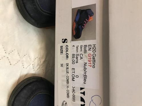 chaussures enfants spots, Kinderen en Baby's, Kinderkleding | Schoenen en Sokken, Gebruikt, Sportschoenen, Jongen, Ophalen