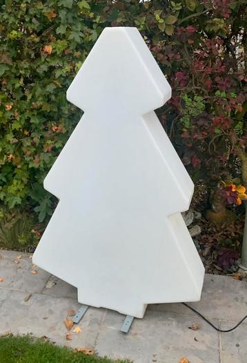 Verlichte design kerstboom  150 cm hoog  beschikbaar voor biedingen