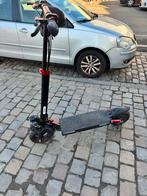 Trotinette électrique e scooter vendu zvec chargeur cle, Enlèvement, Comme neuf