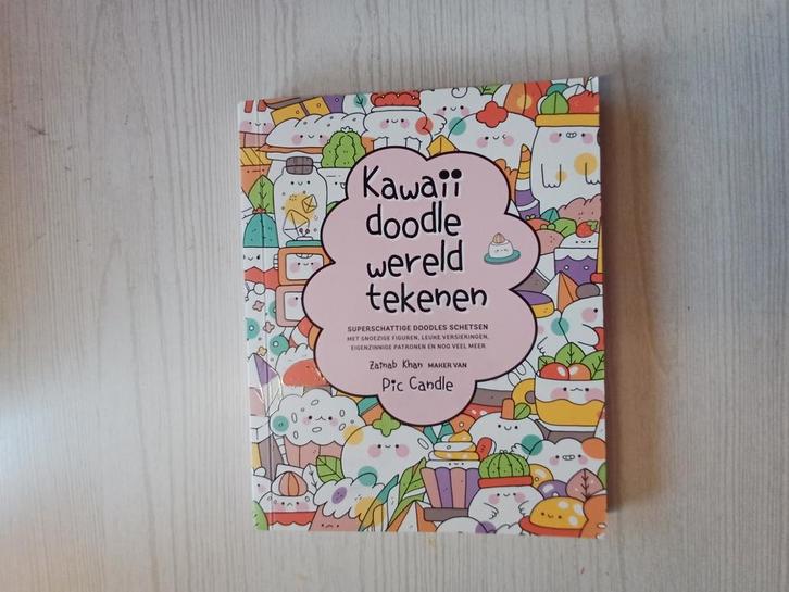Zainab Khan - Kawaii doodle wereld tekenen, Boeken, Hobby en Vrije tijd, Zo goed als nieuw, Ophalen