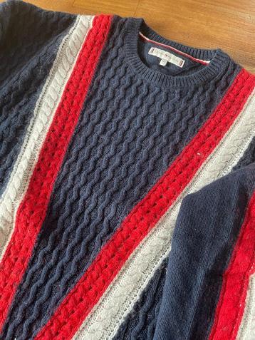 pull Tommy Hilfiger taille 164