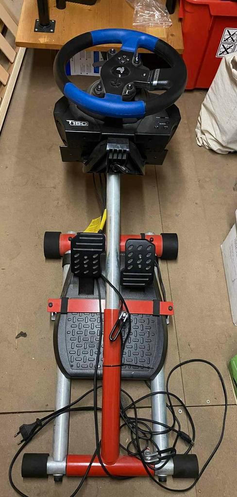 Thrustmaster T150 + Pedalen + Racing Stand, Games en Spelcomputers, Games | Sony PlayStation 5, Zo goed als nieuw, Ophalen