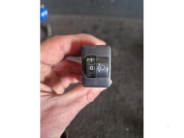 Schakelaar Koplamp Ihv van een Mitsubishi Space Star beschikbaar voor biedingen