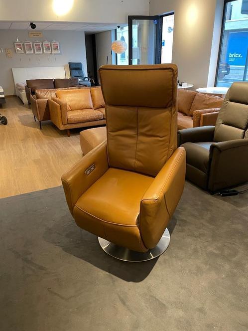 elektrische sta op relaxzetel (toonzaalmodel) 350 euro, Huis en Inrichting, Zetels | Zetels, Nieuw, Rechte bank, Eenpersoons, Minder dan 150 cm