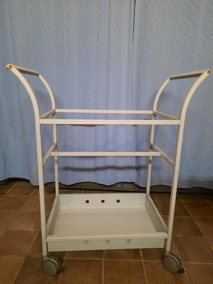 DESSERTE, Huis en Inrichting, Tafels | Sidetables, Zo goed als nieuw, 25 tot 50 cm, 50 tot 100 cm, Rechthoekig, Glas, Metaal, Ophalen