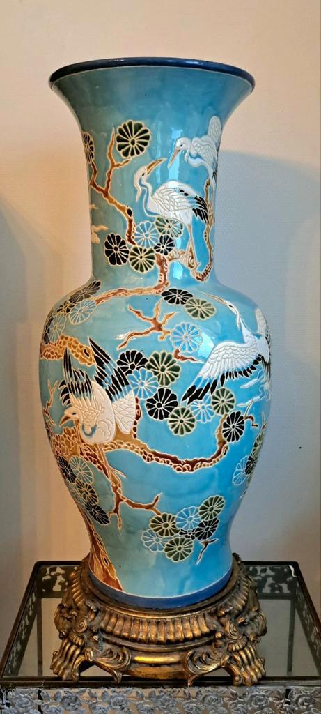 Vintage grote Aziatische aardewerken vaas op voet Japanse kr, Antiek en Kunst, Antiek | Vazen, Ophalen