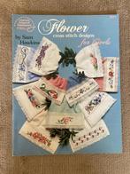 Boek 'Flower cross stitch designs for towels'. Sam Hawkins, Boeken, Hobby en Vrije tijd, Borduren en Naaien, Ophalen of Verzenden