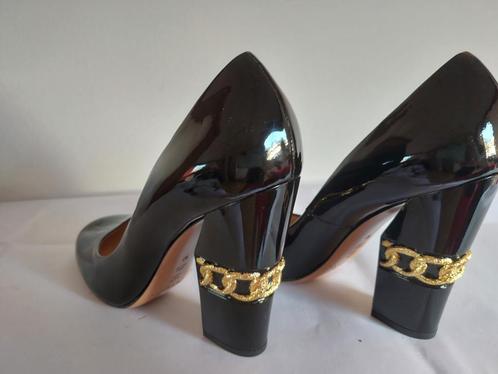 321C* Casadei - sexy zwarte pumps van volledig lakleer (40), Kleding | Dames, Schoenen, Pumps, Zwart, Verzenden