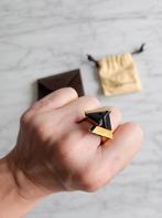 Louis Vuitton vergulde ring zwarte V's en 4 kristallen, Met kristal, Gebruikt, Ophalen of Verzenden, Dame