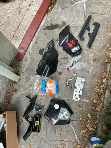 Pieces DRZ 400 beschikbaar voor biedingen