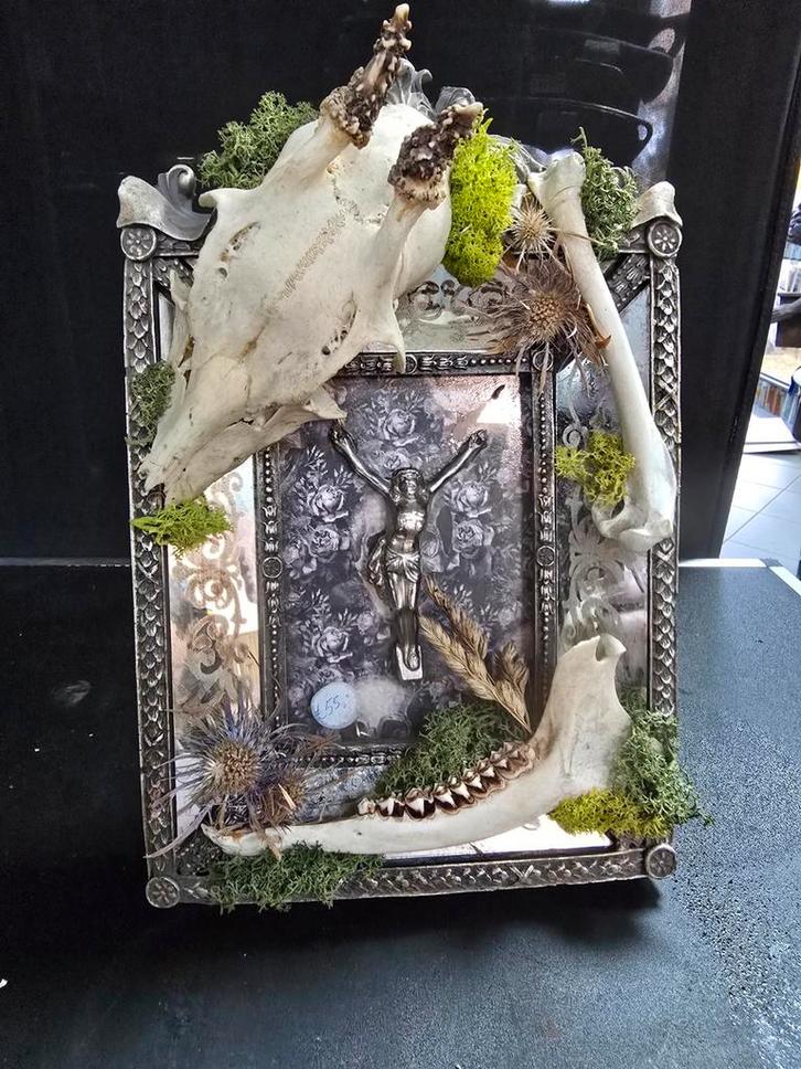 Prachtig uniek stuk met echte beenderen en schedel!, Huis en Inrichting, Woonaccessoires | Kransen, Ophalen