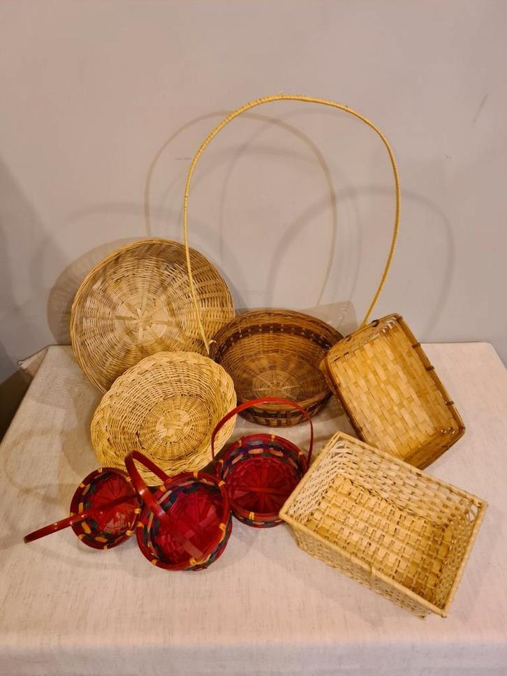 8 rieten mandjes voor setprijs van 10 euro te koop in Balen, Maison & Meubles, Accessoires pour la Maison | Plataux & Paniers