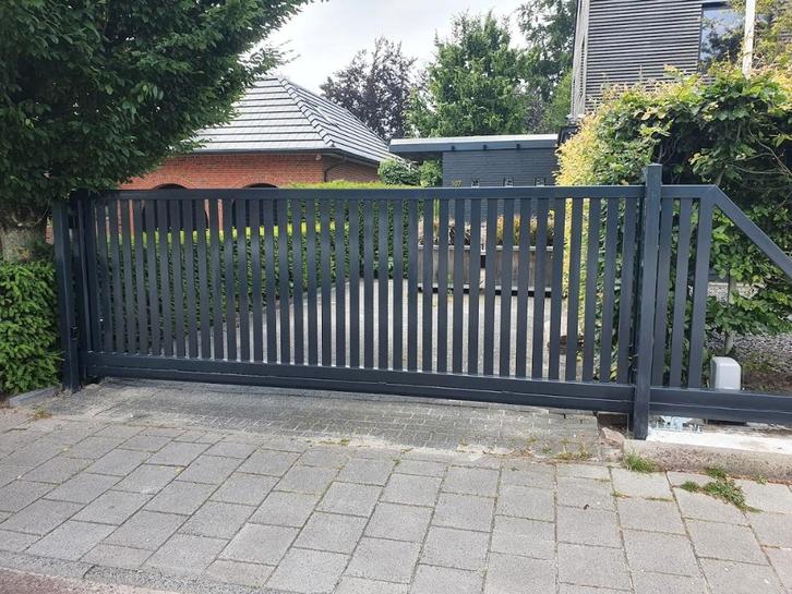 Lamellen schuifpoort 4x2 incl fundatie,motor en montage, Jardin & Terrasse, Portes de jardin, Neuf, Porte coulissante, Fer, 150 à 200 cm