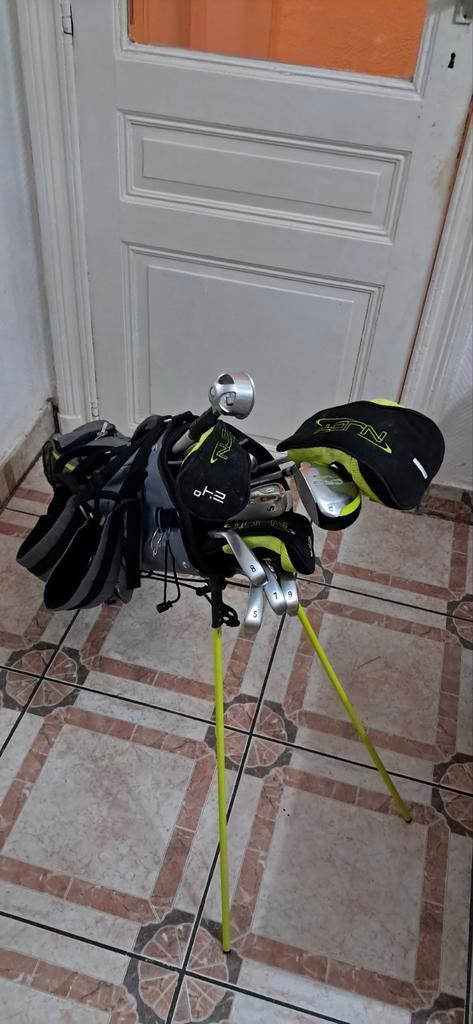 Complete golfset met tas, clubs, ballen en accessoires, Tuin en Terras, Tuinstekers, Zo goed als nieuw, Ophalen of Verzenden