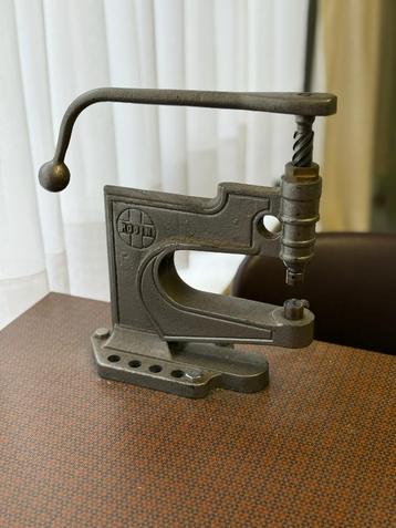 Vintage ROBIN drukknopenpers -met stempels & voorraad knopen beschikbaar voor biedingen