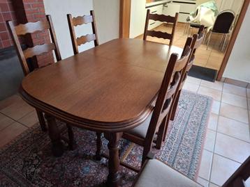 eiken tafel met 6 stoelen uittrekbaar  beschikbaar voor biedingen