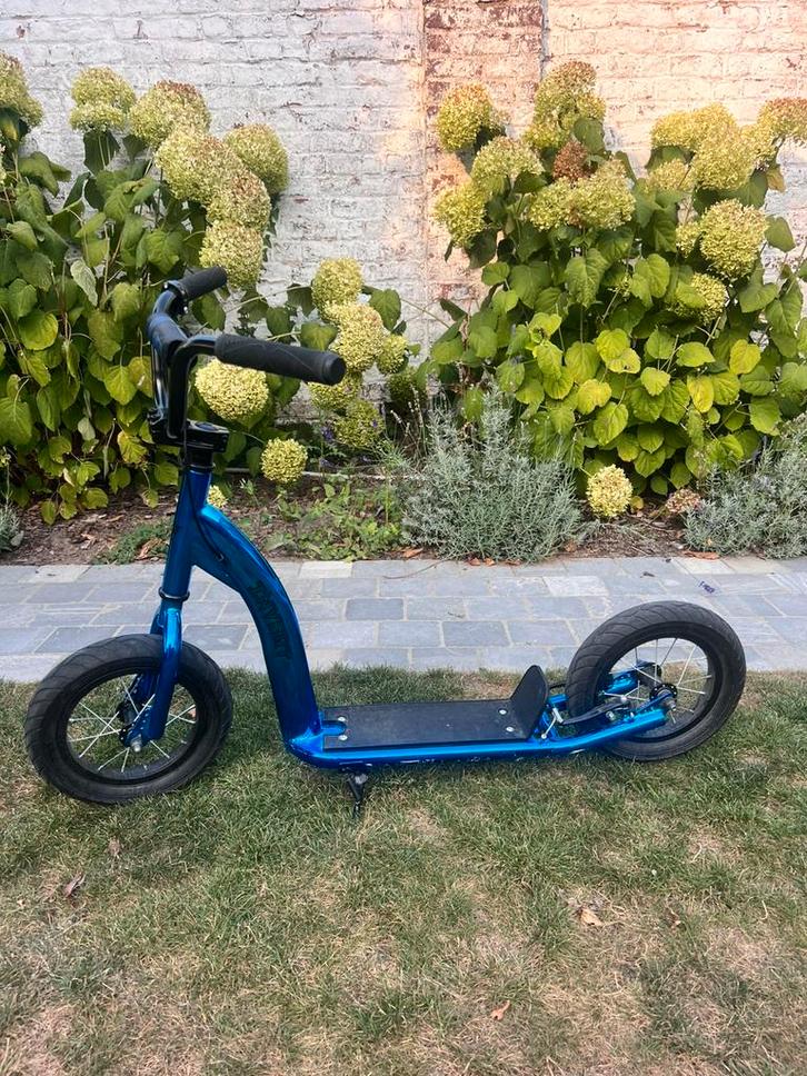 Kinderstep merk Invert Orbit Blue _ 5 tot 8 jaar _ blauw, Fietsen en Brommers, Steps, Zo goed als nieuw, Ophalen