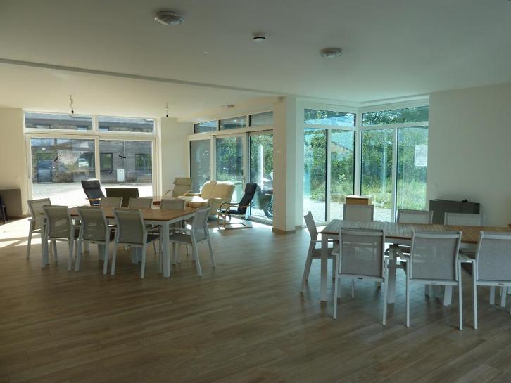 Local/bureau à louer (prix par mois charges non comprises), Immo, Appartementen en Studio's te huur, Provincie Luxemburg, 50 m² of meer