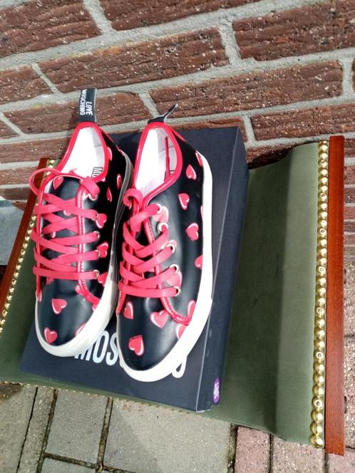 Dames sneakers Mt35 Moschino, Kleding | Dames, Schoenen, Nieuw, Sneakers, Zwart, Ophalen of Verzenden