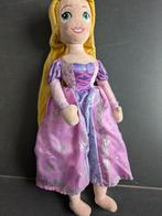 Peluche Raiponce DisneyLand Paris avec son 40 cm, Ophalen of Verzenden, Overige figuren, Zo goed als nieuw, Knuffel