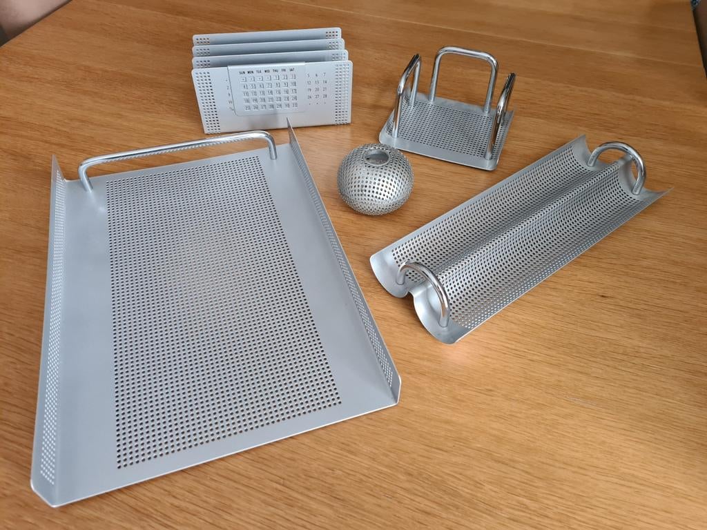 Lot de 5 accessoires de bureau en métal, Comme neuf