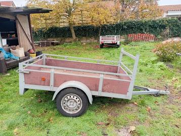 niet geremde aanhangwagen . enkele as .  beschikbaar voor biedingen
