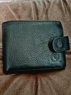 Used Leather Men Wallet, Autres marques, Enlèvement ou Envoi, Utilisé, Cuir