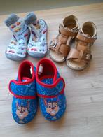 Pantoffeltjes en  sandalen 23, Slofjes, Gebruikt, Ophalen of Verzenden, Jongetje