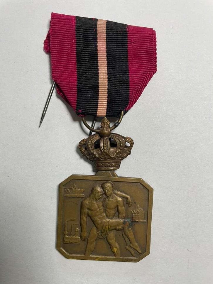 Lot 24: Medaille, Verzamelen, Militaria | Tweede Wereldoorlog, Ophalen of Verzenden